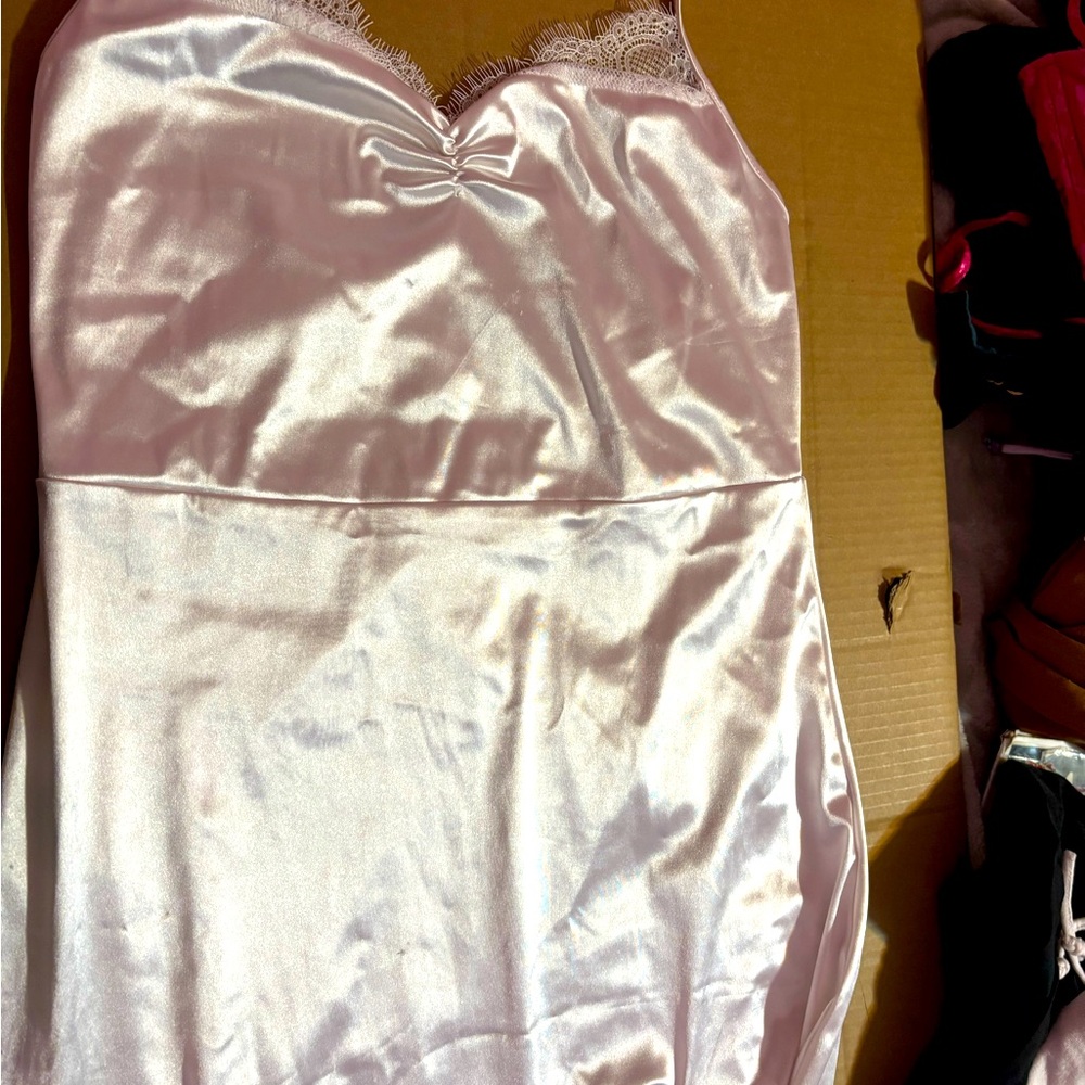 White gown- like new